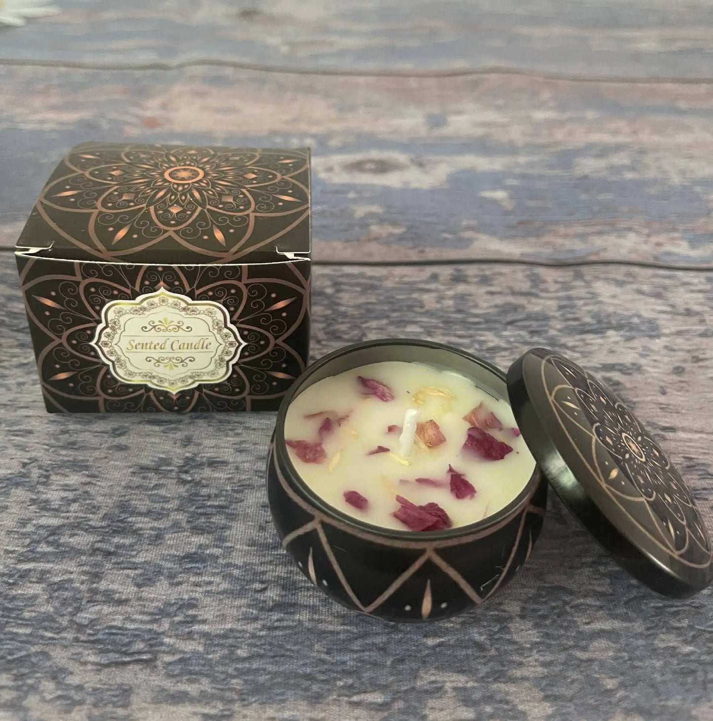 Soybean Wax Candle with Dried Flowers for Relaxation and Calming Effects